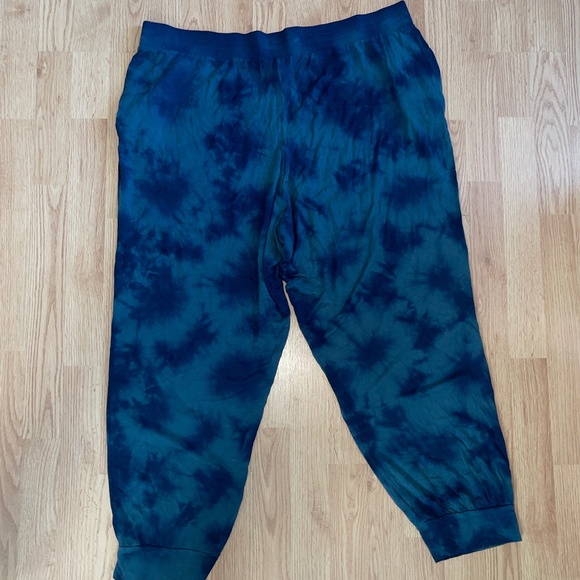 Heavenly By Victoria Blue Tie Dye Sleeveless Top / Long Pants Lounge Set - Picture 7 of 7